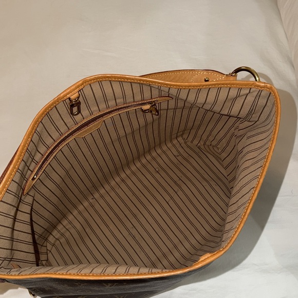 Louis Vuitton Brown and Tan Monogram Bag - Picture 5 of 7